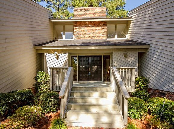 5th image of 4815 Woodbridge Pl