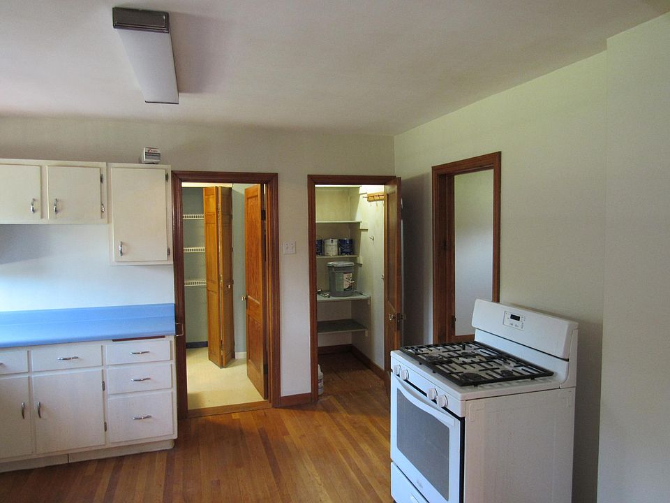 1st image of 13520 Lincoln Way