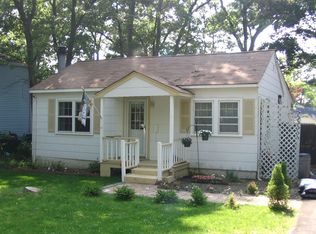 6 Fern Rd, Rocky Point, NY 11778