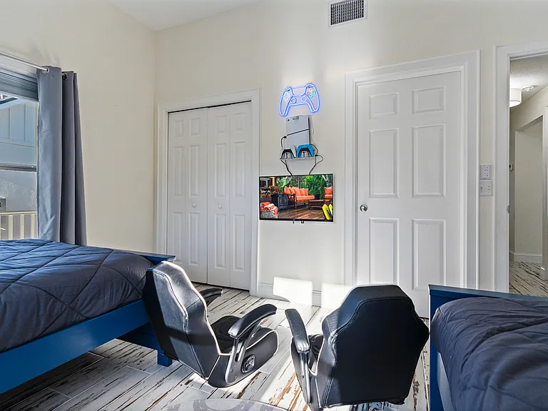 5671 Old Berkley Rd #1 — Photo 36