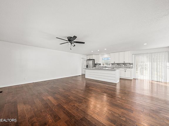5th image of 193 Ivanhoe Ln