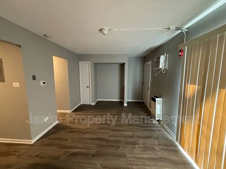 3343 Commercial Ave #3 — Photo 4