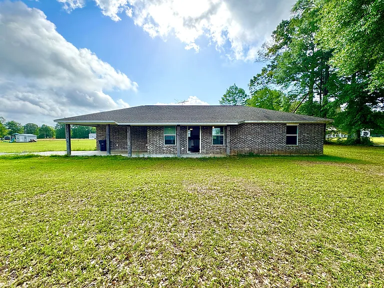 1190 Carnes Rd — Photo 2