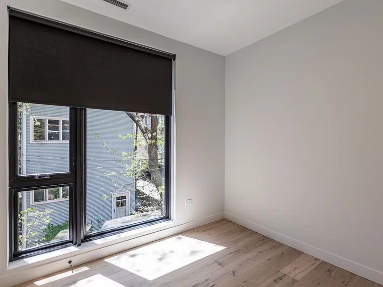 1712 Oak #204