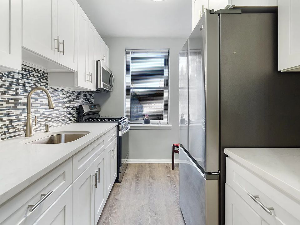 1st image of 88-09 Northern Blvd E #3