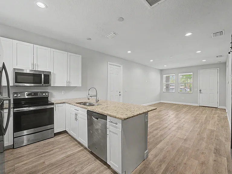1614 E Mulberry Dr — Photo 9