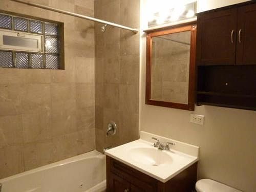2nd image of 2520 W Foster Ave APT 202