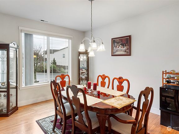4th image of 18404 86th Avenue Ct E