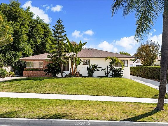 2nd image of 3024 Pine St