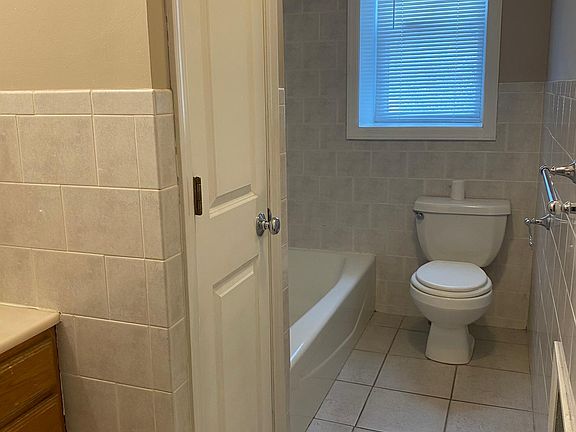 5th image of 158 Cook Ave #1