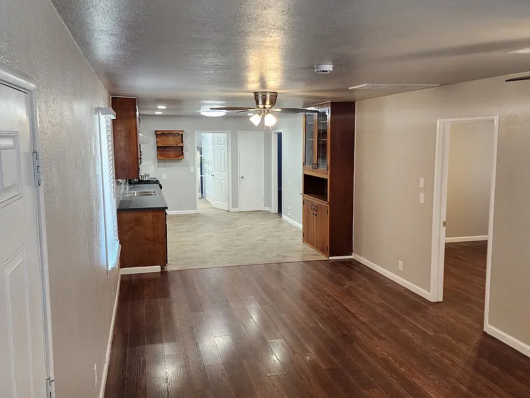 8921 Elder Ave — Photo 4