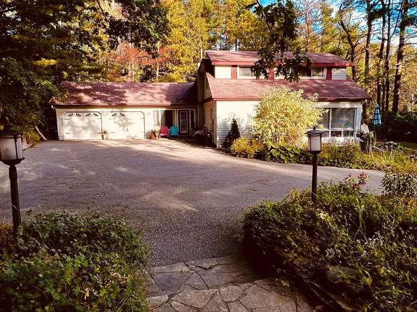 11 Colborne St, Oro Medonte, ON L4M 4S1