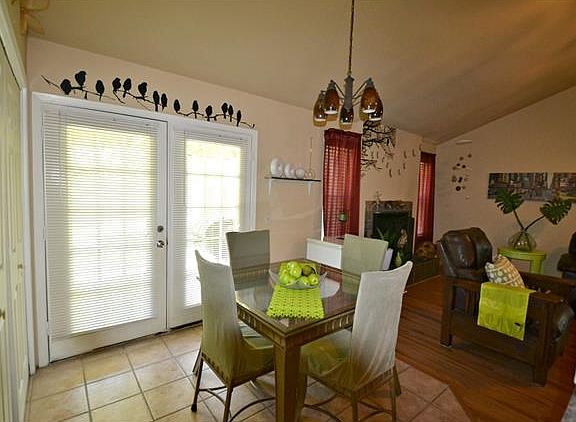 5th image of 1409 E Mesa Park Dr
