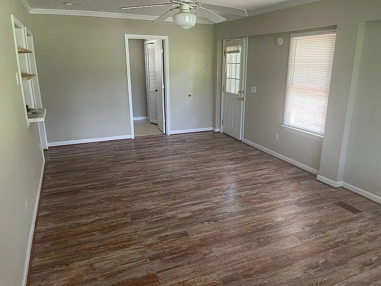 515 Lee Road 400 — Photo 2