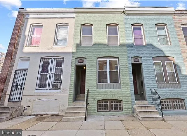 1928 W Fairmount Ave — Photo 5