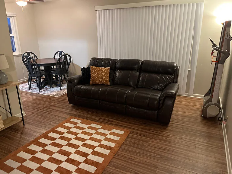 131 Wedgewood Dr #1 — Photo 2