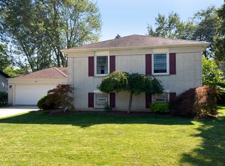 21 Charles Ct, Buffalo Grove, IL 60089
