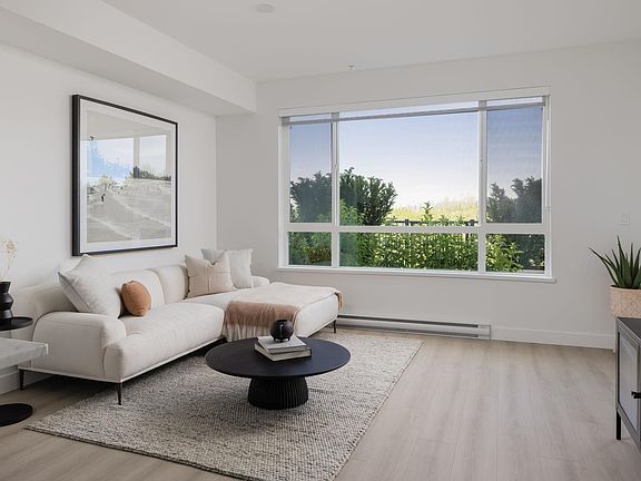 2nd image of 2463 Rabbit Dr #411