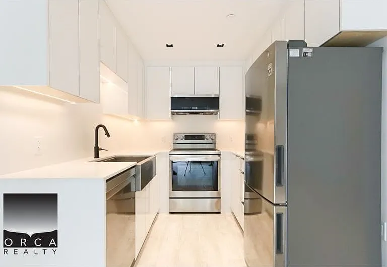 2912 Trinity St — Photo 5