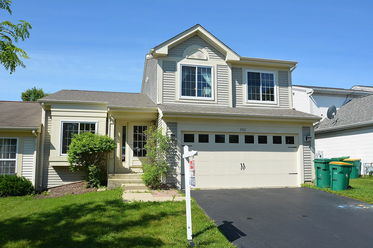 955 Saddle Ln photo 1