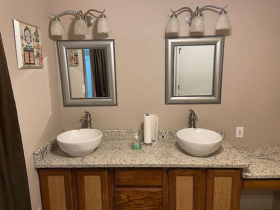 Mother-in-law suite bathroom