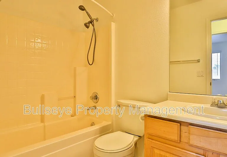 1697 N La Fresa Dr — Photo 11