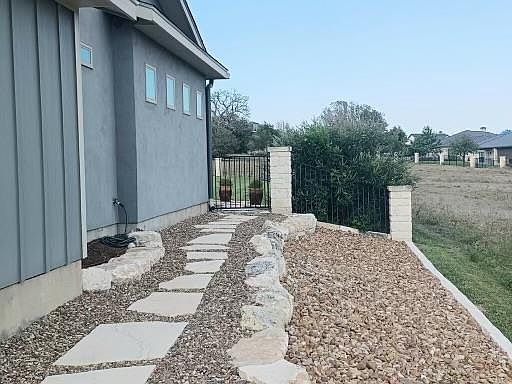 3rd image of 1017 Cielo Dr
