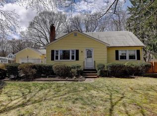 4 Greenville Dr, Barrington, RI 02806