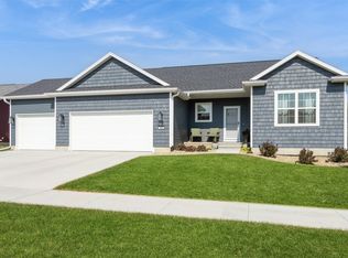 344 Candlestick Dr NE, Mount Vernon, IA 52314