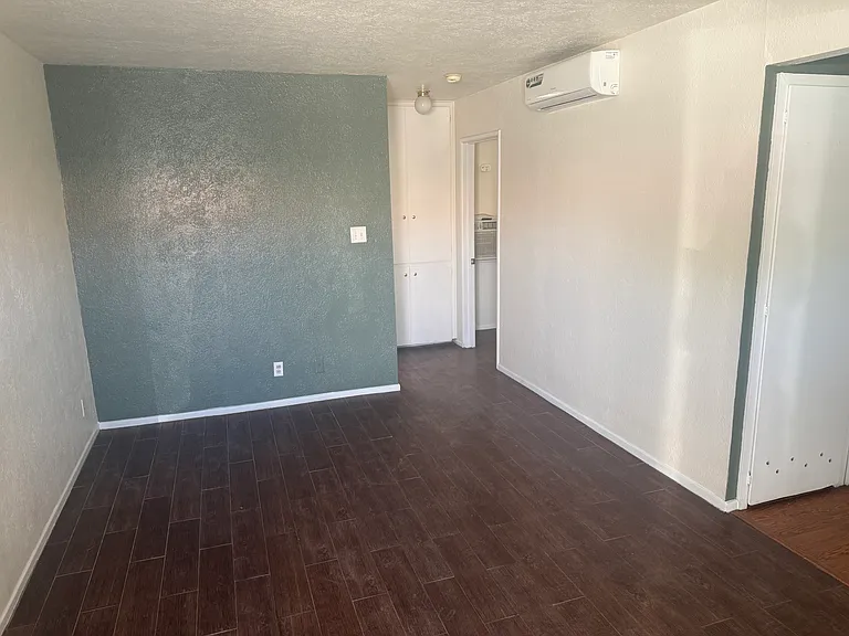 152 N 2nd St #1 — Photo 4