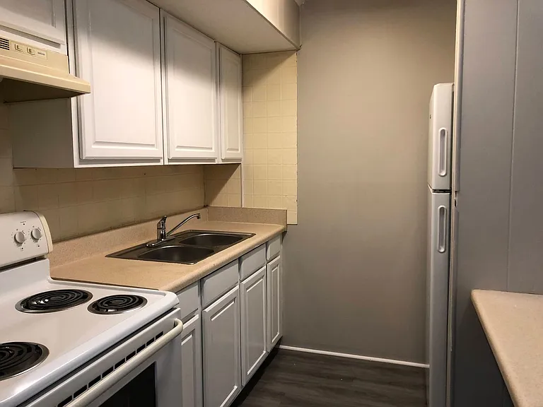301 E Ann St — Photo 15