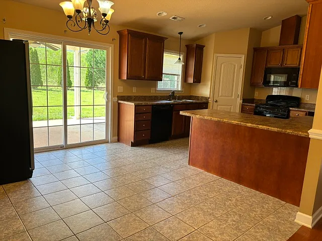 879 Vandenburg Dr — Photo 5