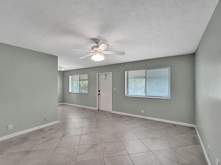 1250 Miami Rd #11 — Photo 10