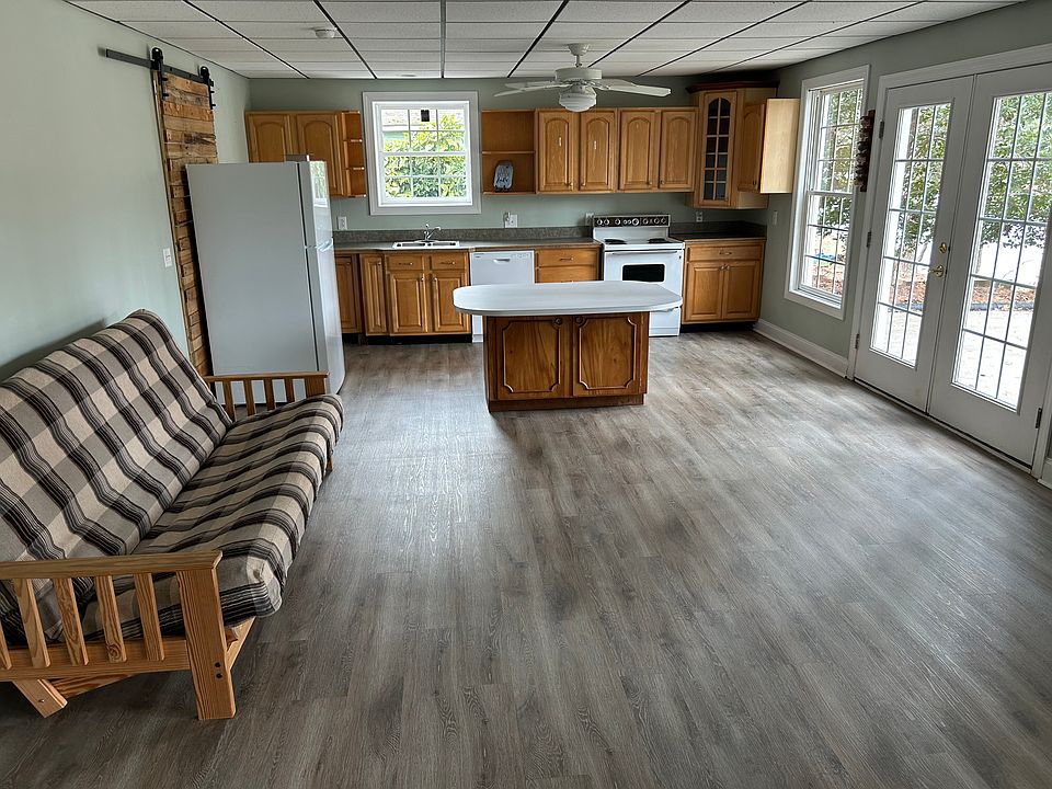 Large Open Living area and kitchen