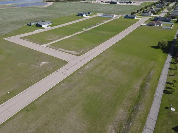 Chalmers 1st Addn #B4-l6, Rugby, ND 58368