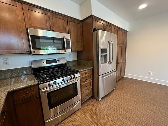 4th image of 3606 State St #9