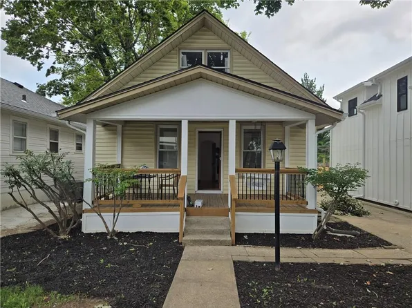 4703 Terrace St, Kansas City, MO 64112