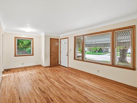 2nd image of 2285 17th Ave E