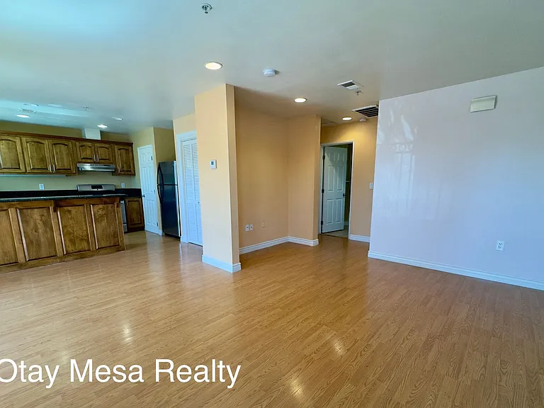 1061 Saturn Blvd — Photo 3