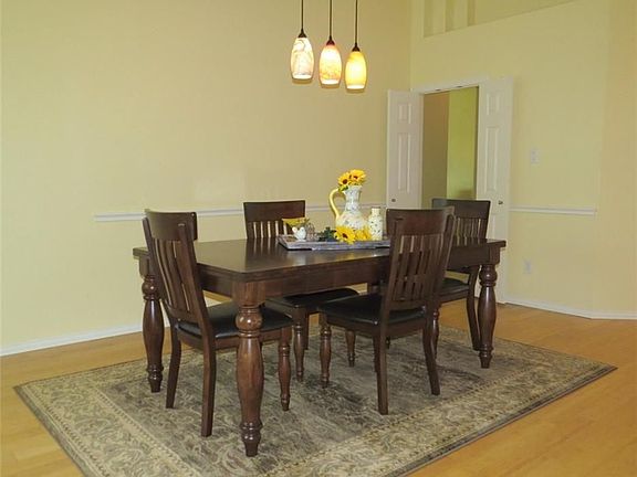 4th image of 5105 Holly Hock Ln