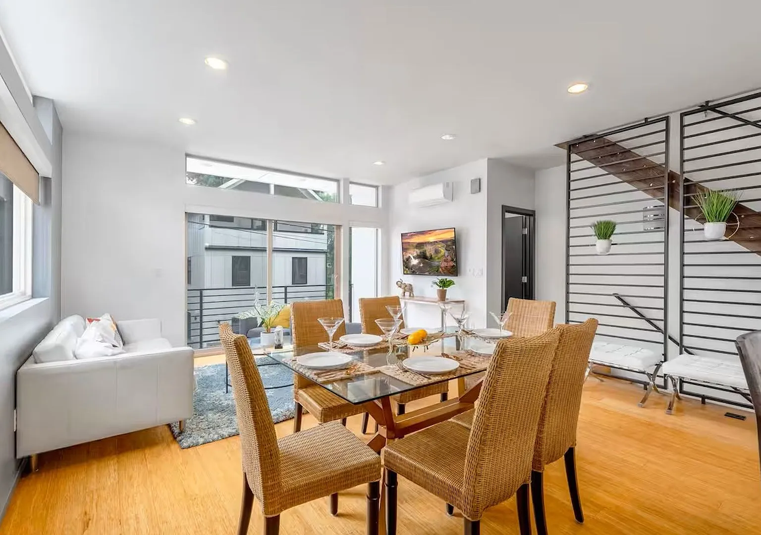 Modern & Stylish Townhome in the Heart of Ballard — Photo 4