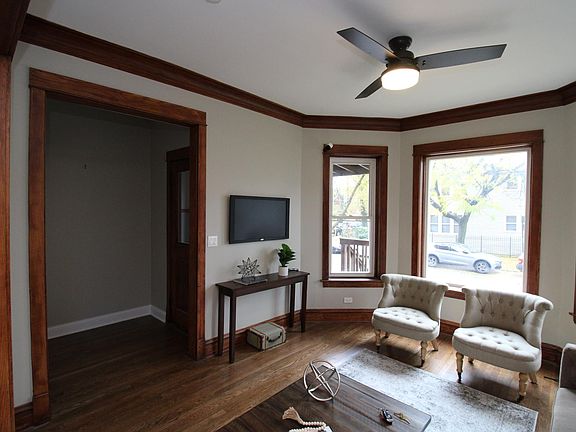 5th image of 1922 N Washtenaw Ave #1