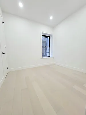 Rented by SERHANT. | media 29