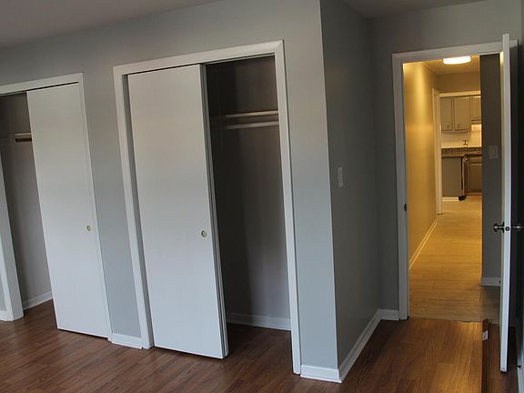 4th image of 4520 Park Ave #2S