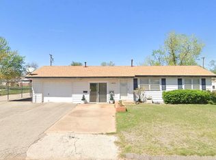 1401 Dunn Ave, Clinton, OK 73601