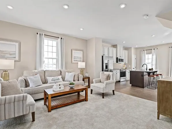 2253 Palm Ct, Sandston, VA 23150
