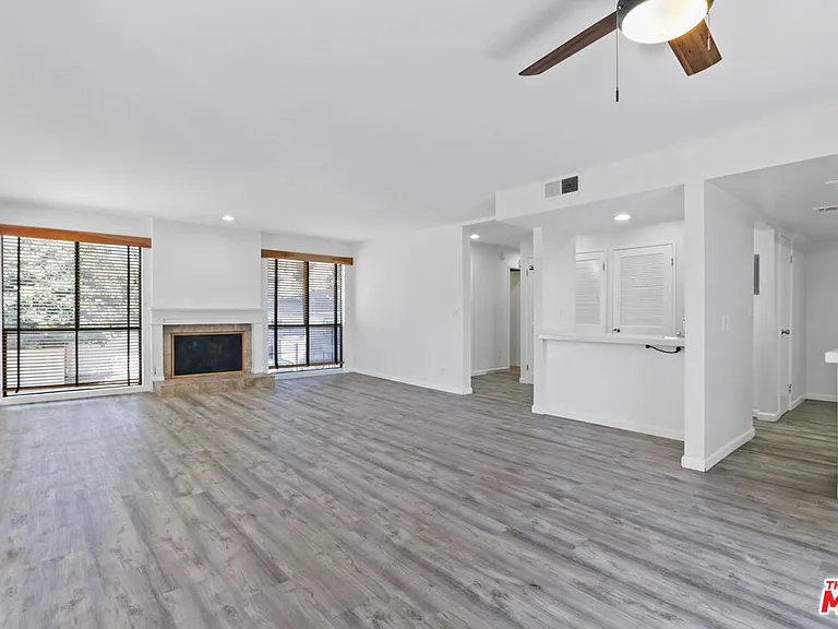 11064 La Grange Ave #4 — Photo 2