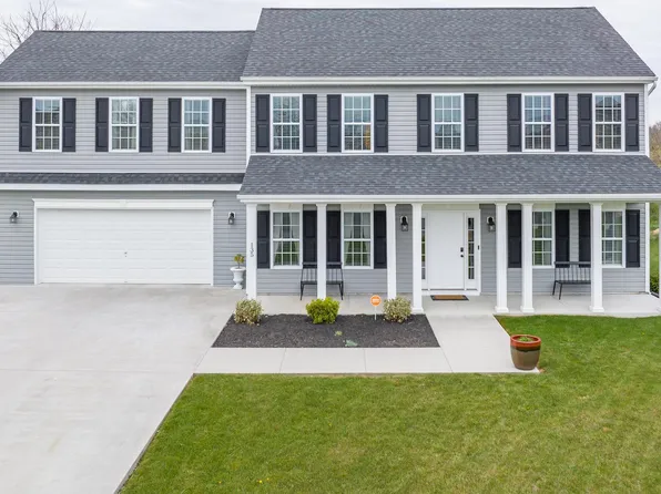 135 Invasion Ct, Bunker Hill, WV 25413