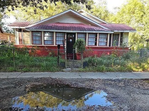 135 W Petain St, Mobile, AL 36610