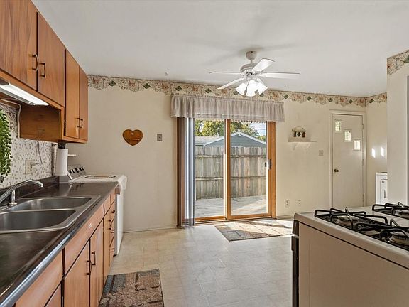 4th image of 223 S Delorenzi Ave